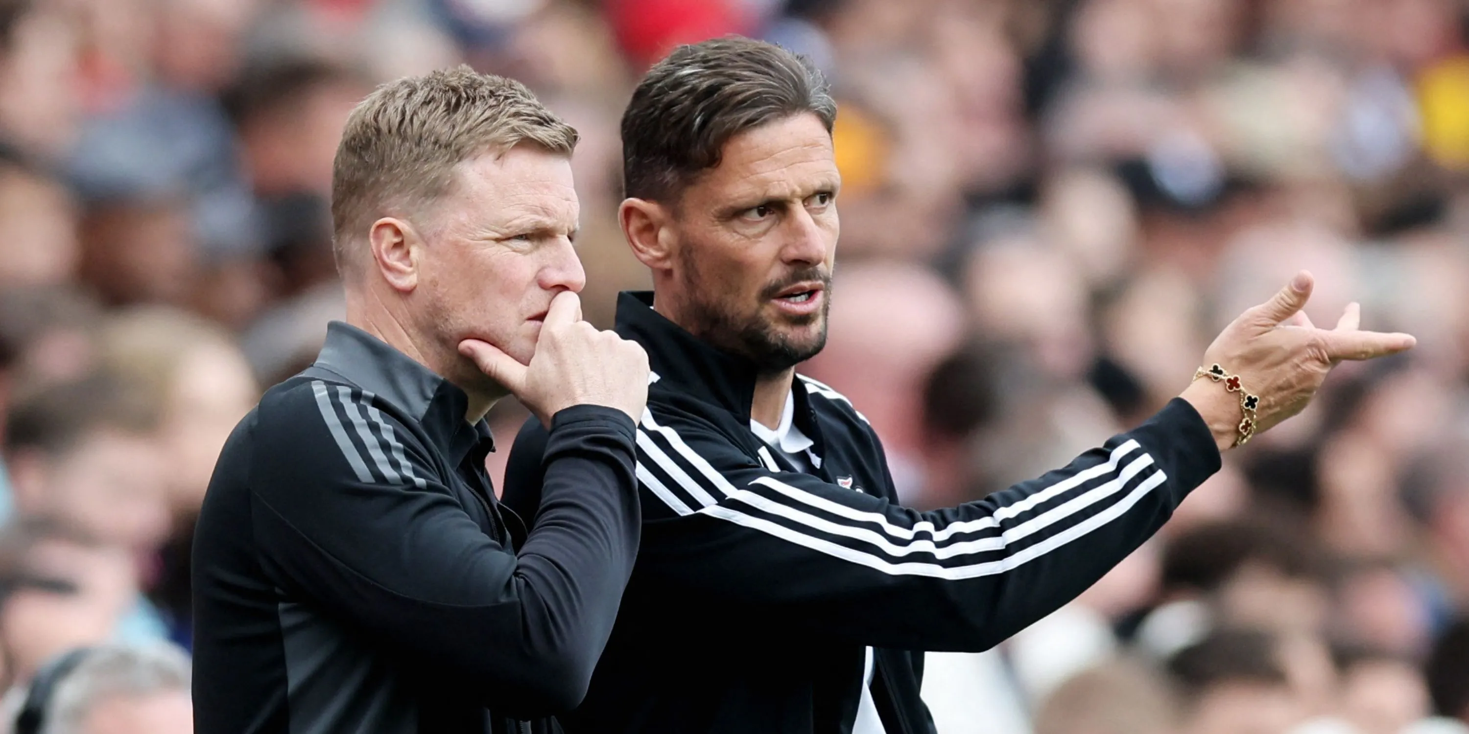HLV Eddie Howe trong trận đấu của Newcastle