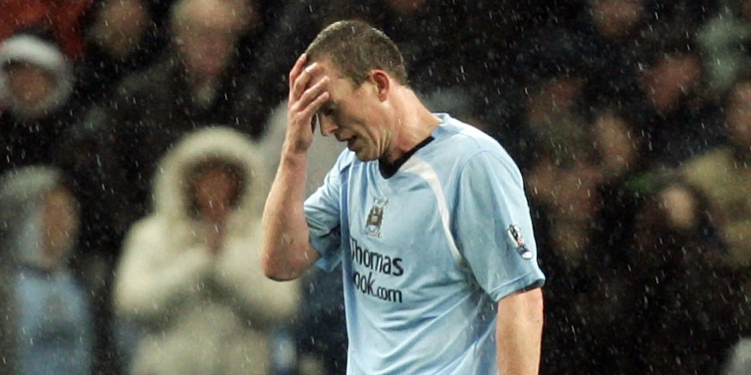 Richard Dunne trong màu áo Aston Villa