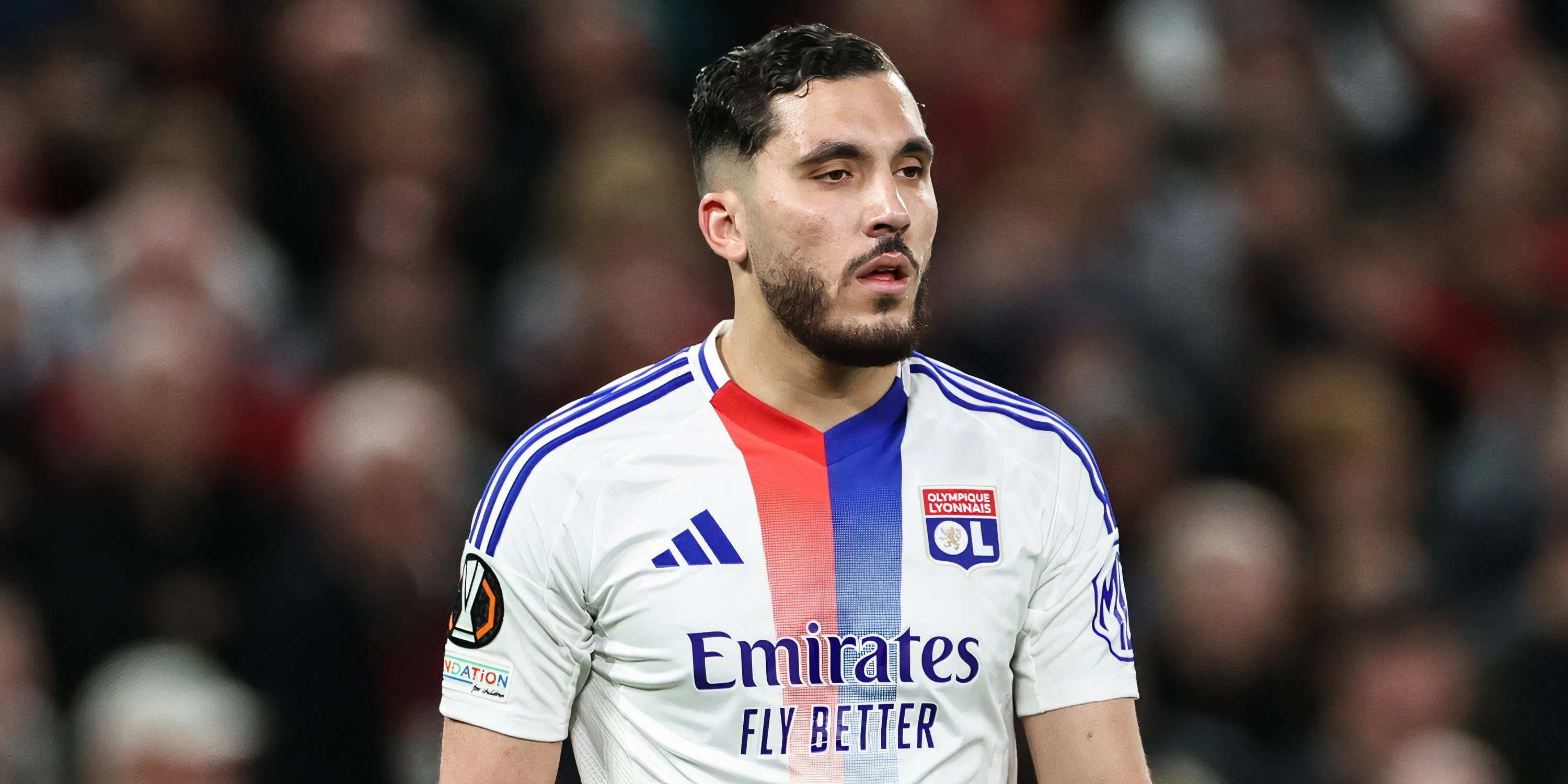 Rayan Cherki trong màu áo Lyon, mục tiêu chuyển nhượng của Man City