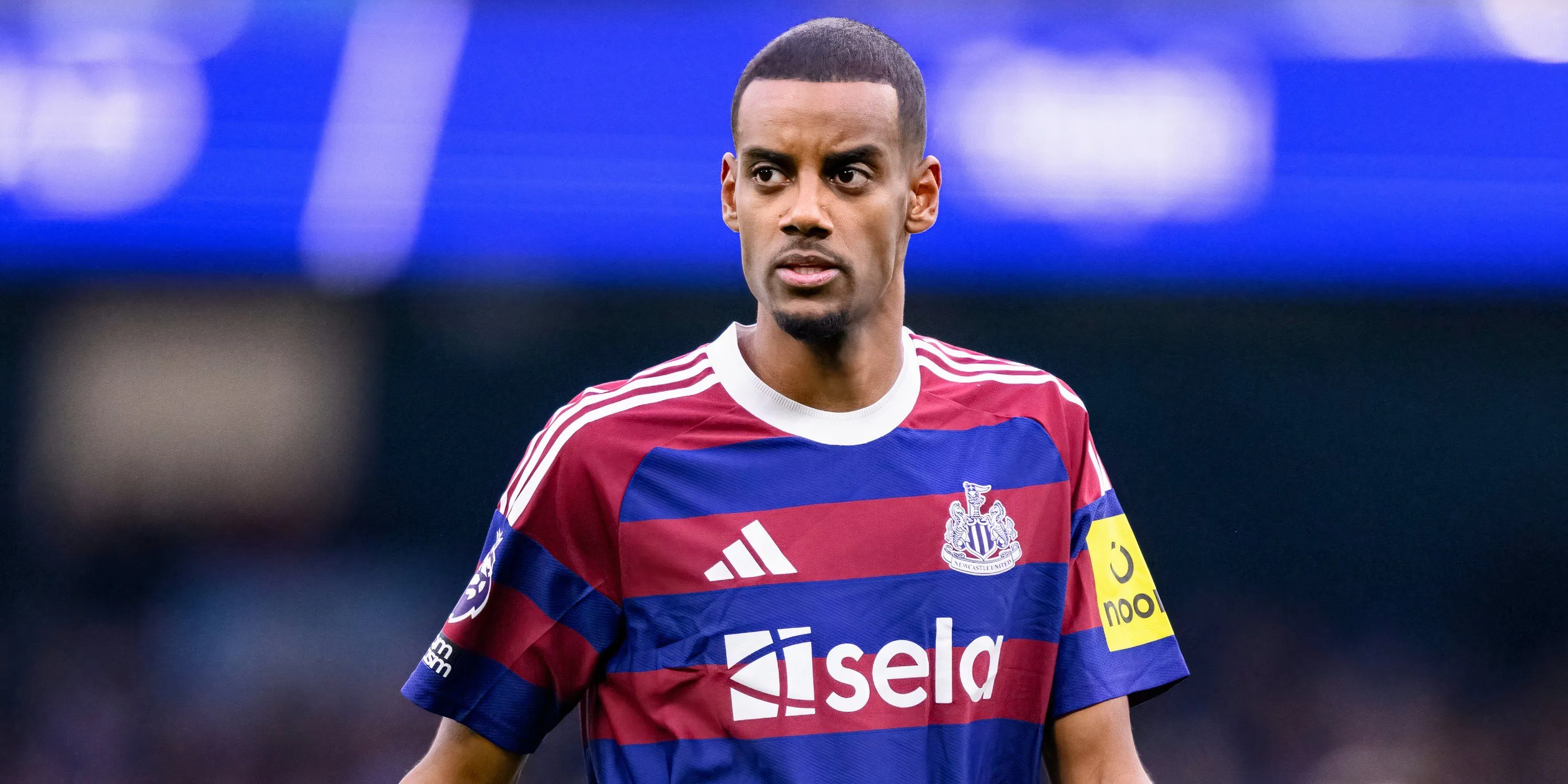 Tiền đạo Alexander Isak trong màu áo Newcastle United, mục tiêu chuyển nhượng của Liverpool