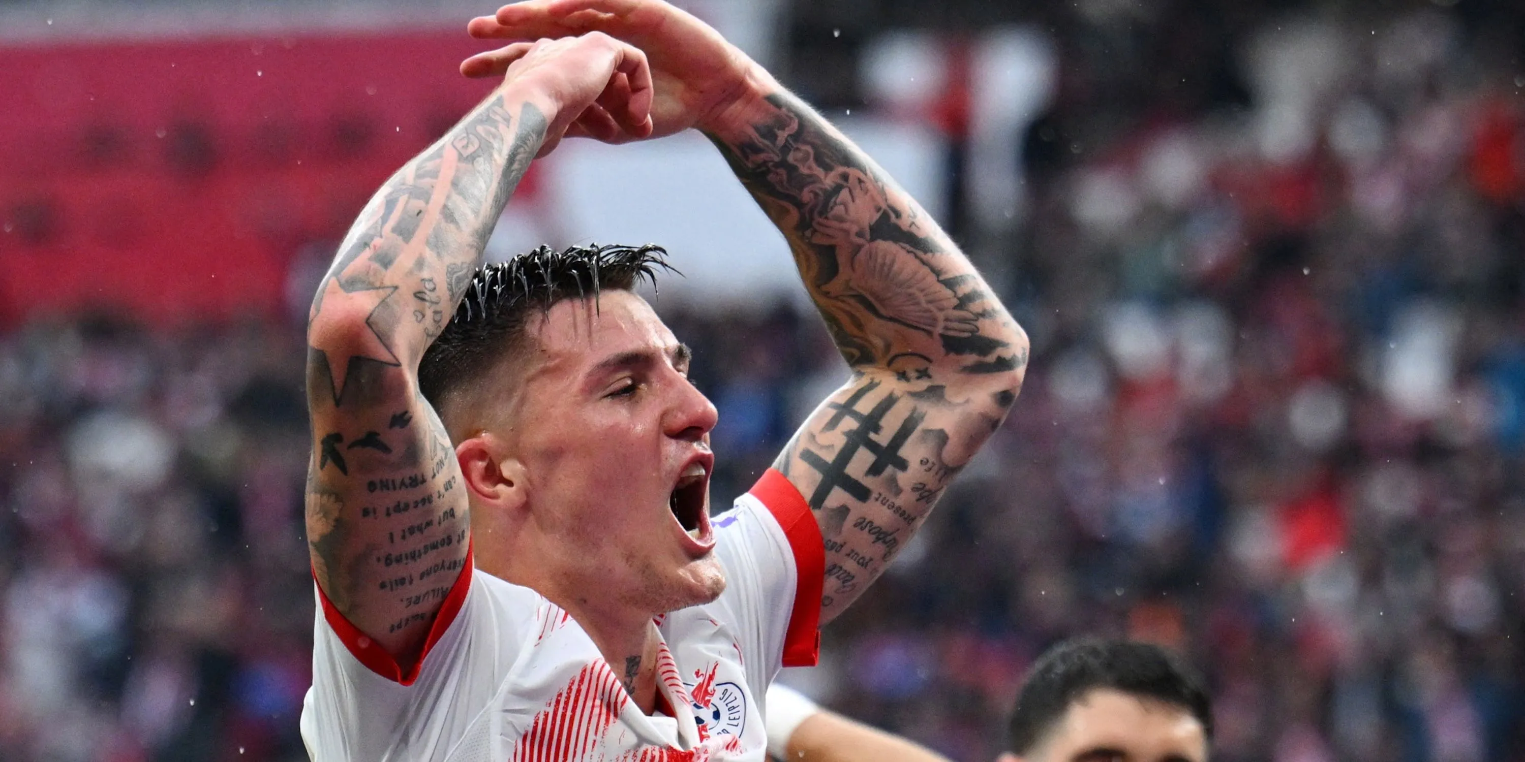 Tiền đạo Benjamin Sesko ăn mừng bàn thắng cho RB Leipzig