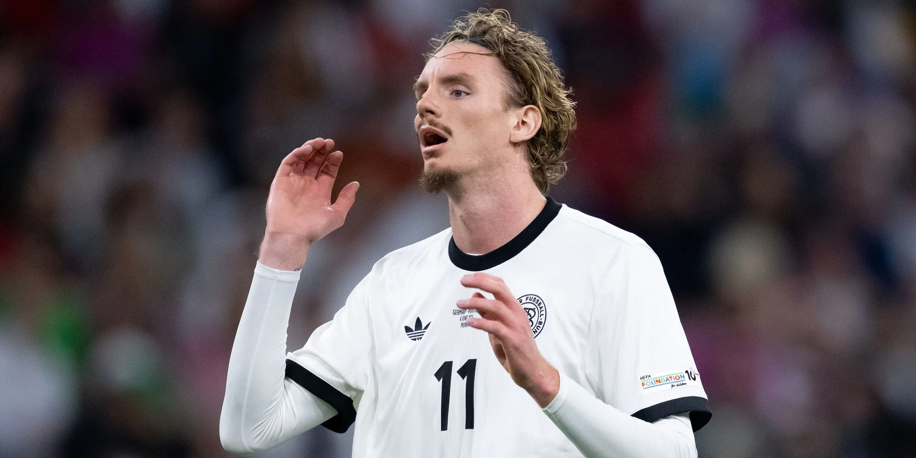 Tiền đạo Nick Woltemade trong trận đấu cho Stuttgart, một mục tiêu của Liverpool