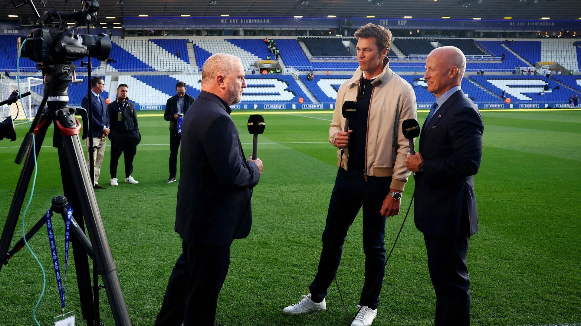 Chủ sở hữu Tom Wagner và Tom Brady thảo luận về tương lai của Birmingham City.