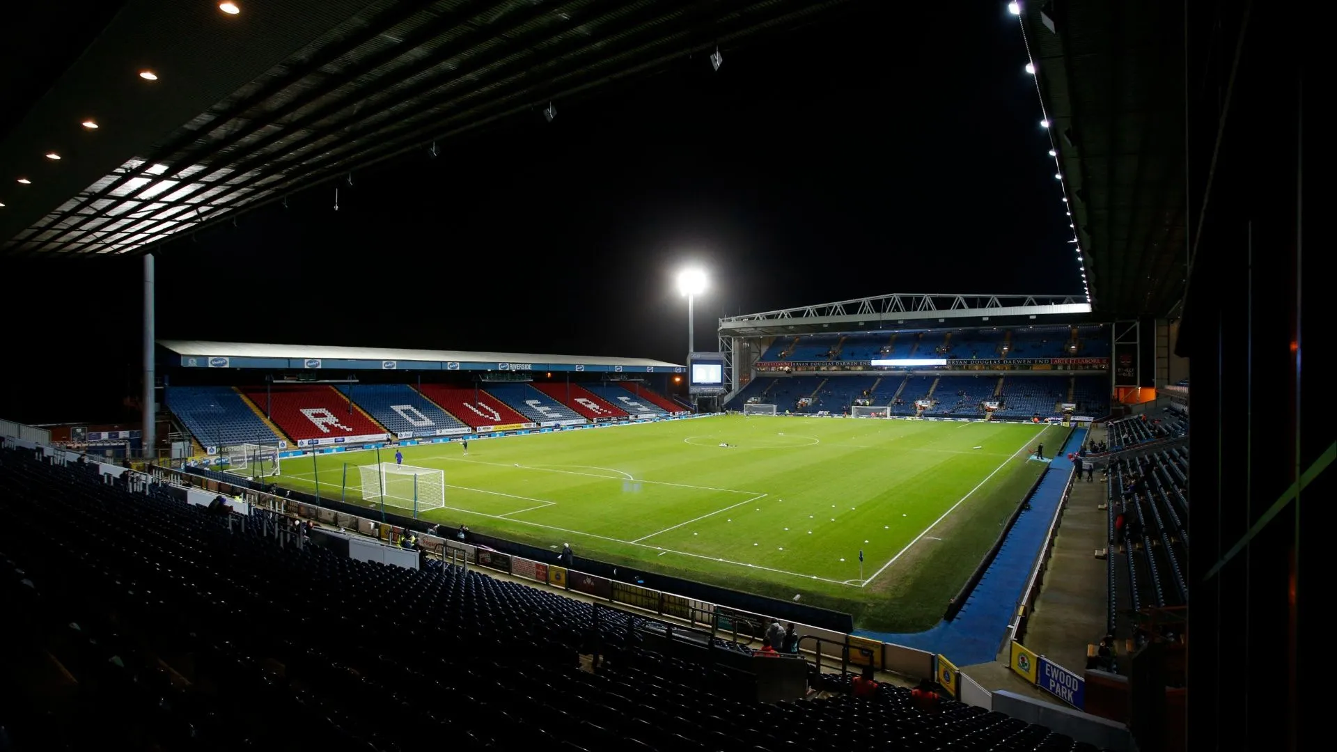 Ewood Park, sân nhà đầy quyết liệt của Blackburn Rovers
