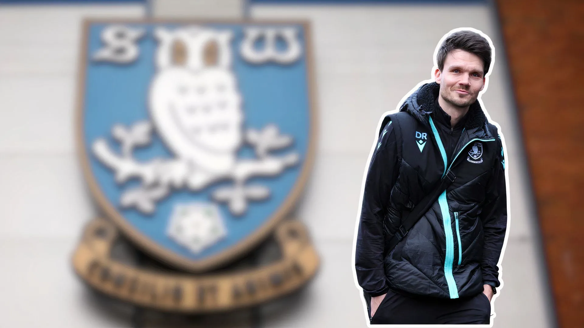HLV Danny Rohl của Sheffield Wednesday căng thẳng trên băng ghế chỉ đạo