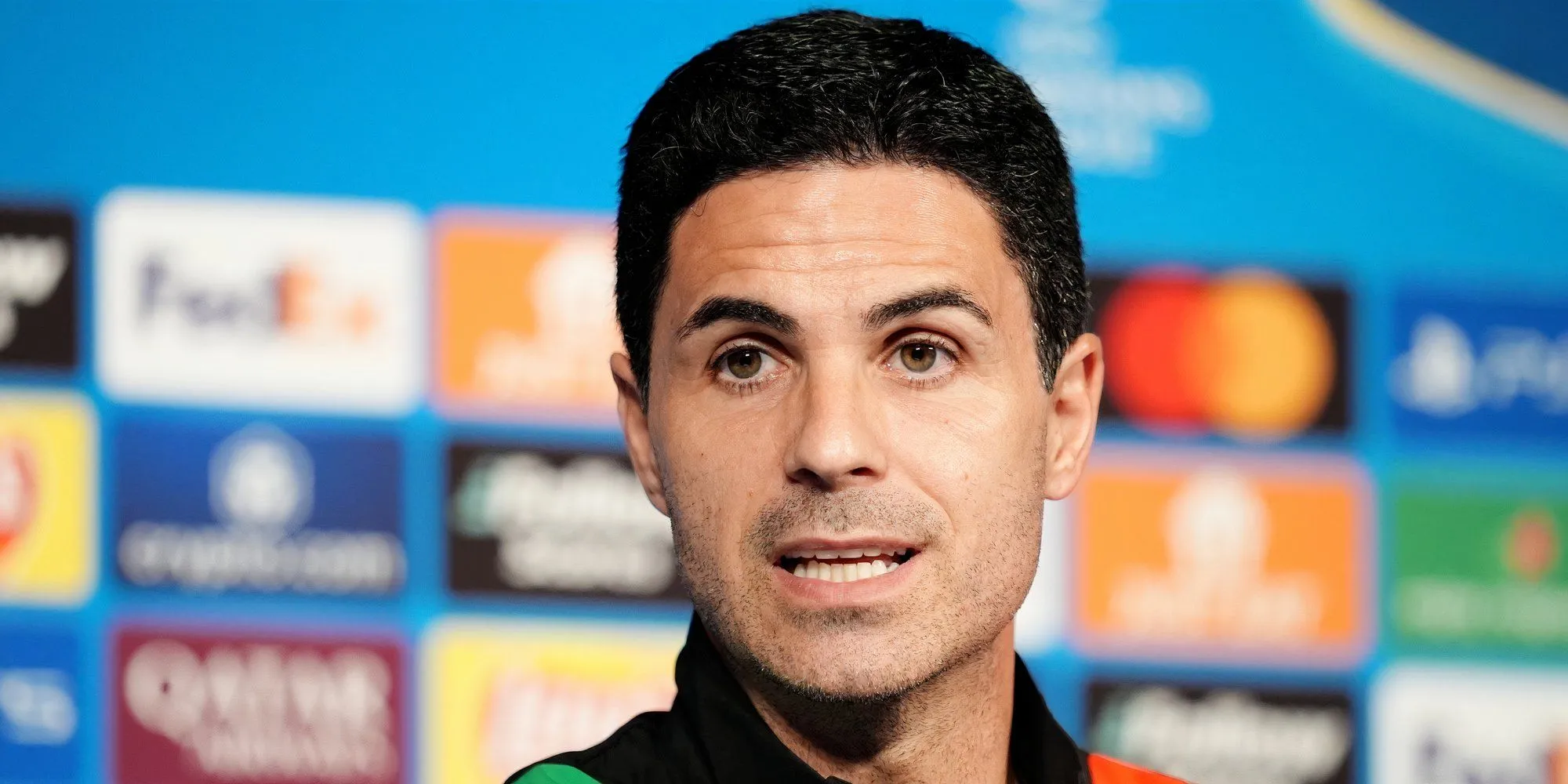 HLV Mikel Arteta của Arsenal, người muốn chiêu mộ Noni Madueke