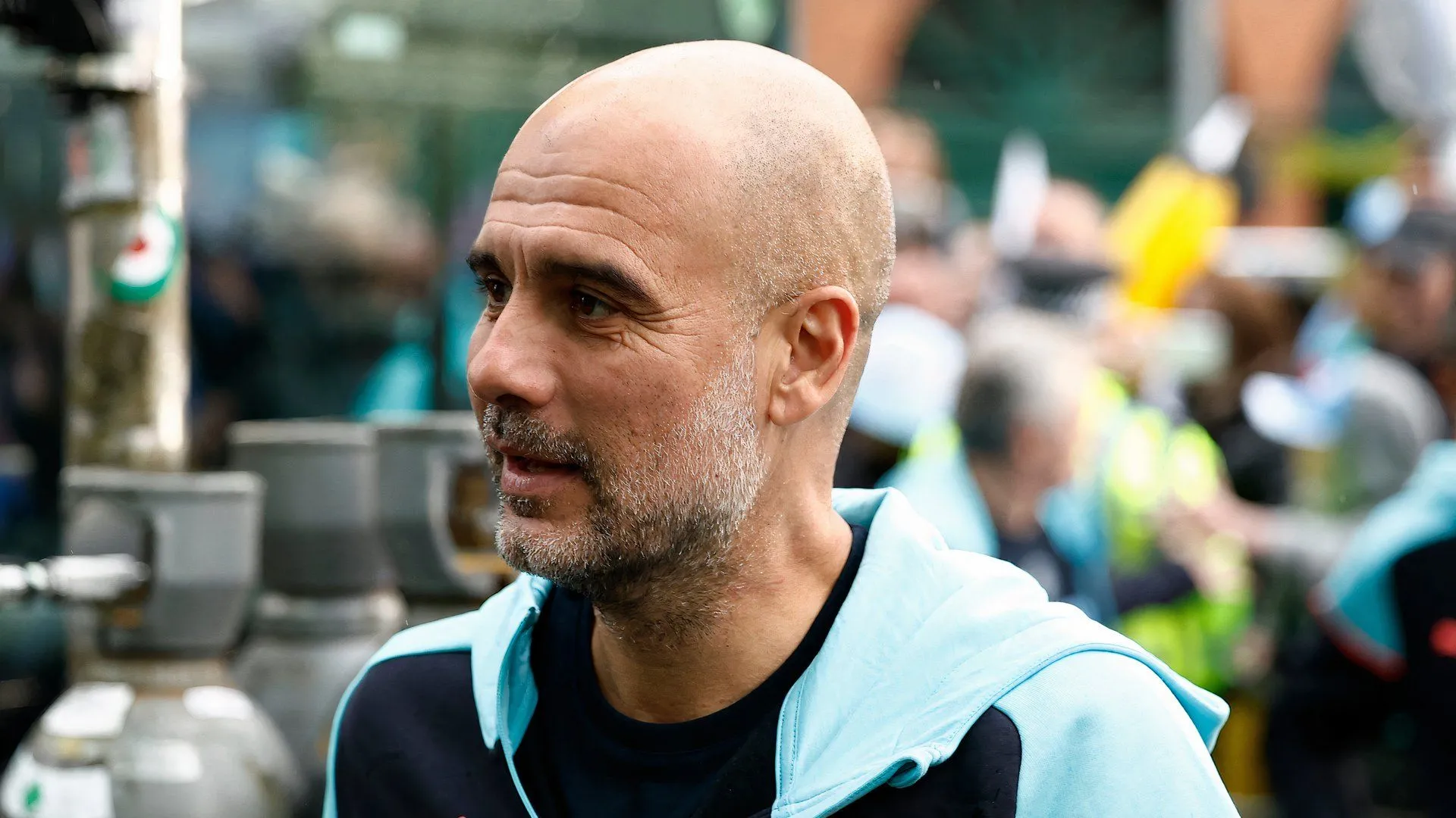 HLV Pep Guardiola của Man City, người từng gặp gỡ Neil Warnock