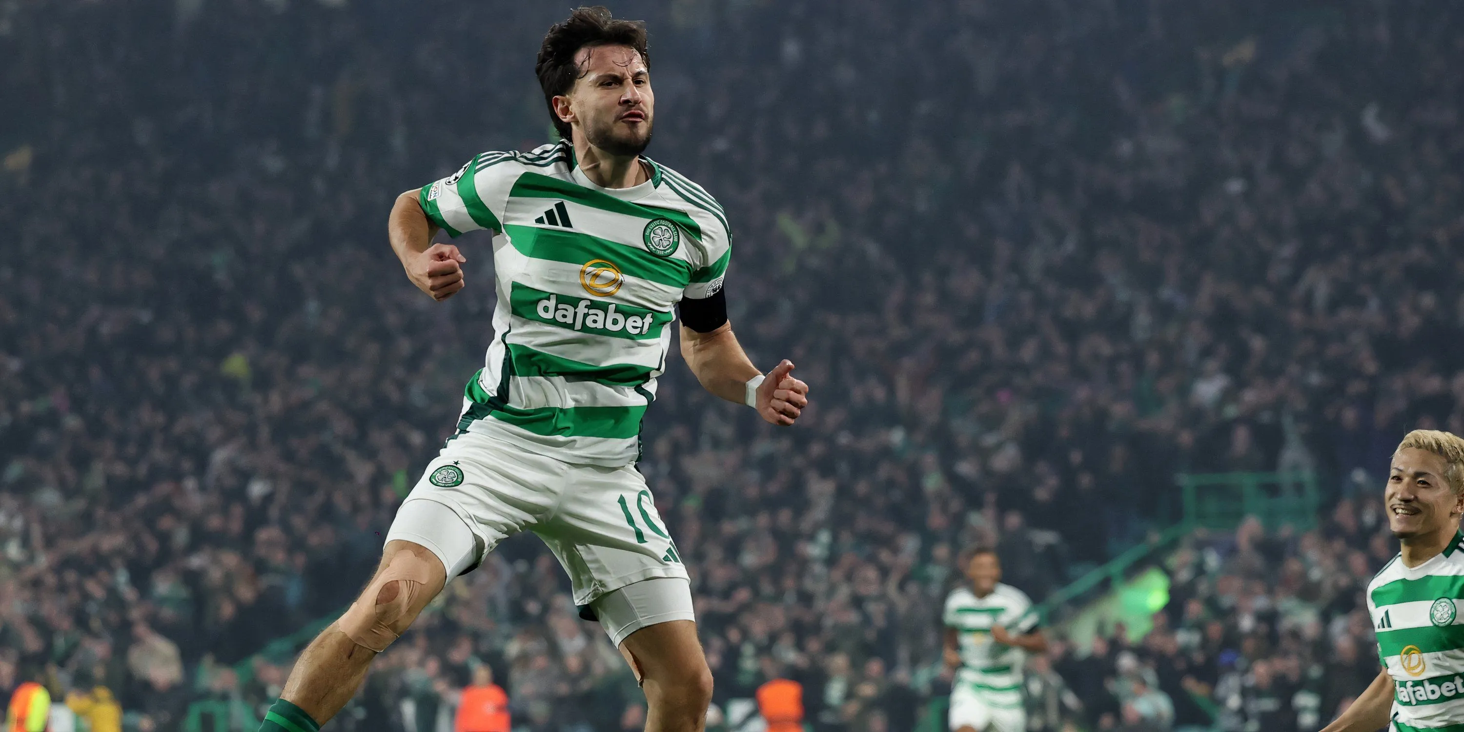 Nicolas Kuhn của Celtic thi đấu tại Champions League