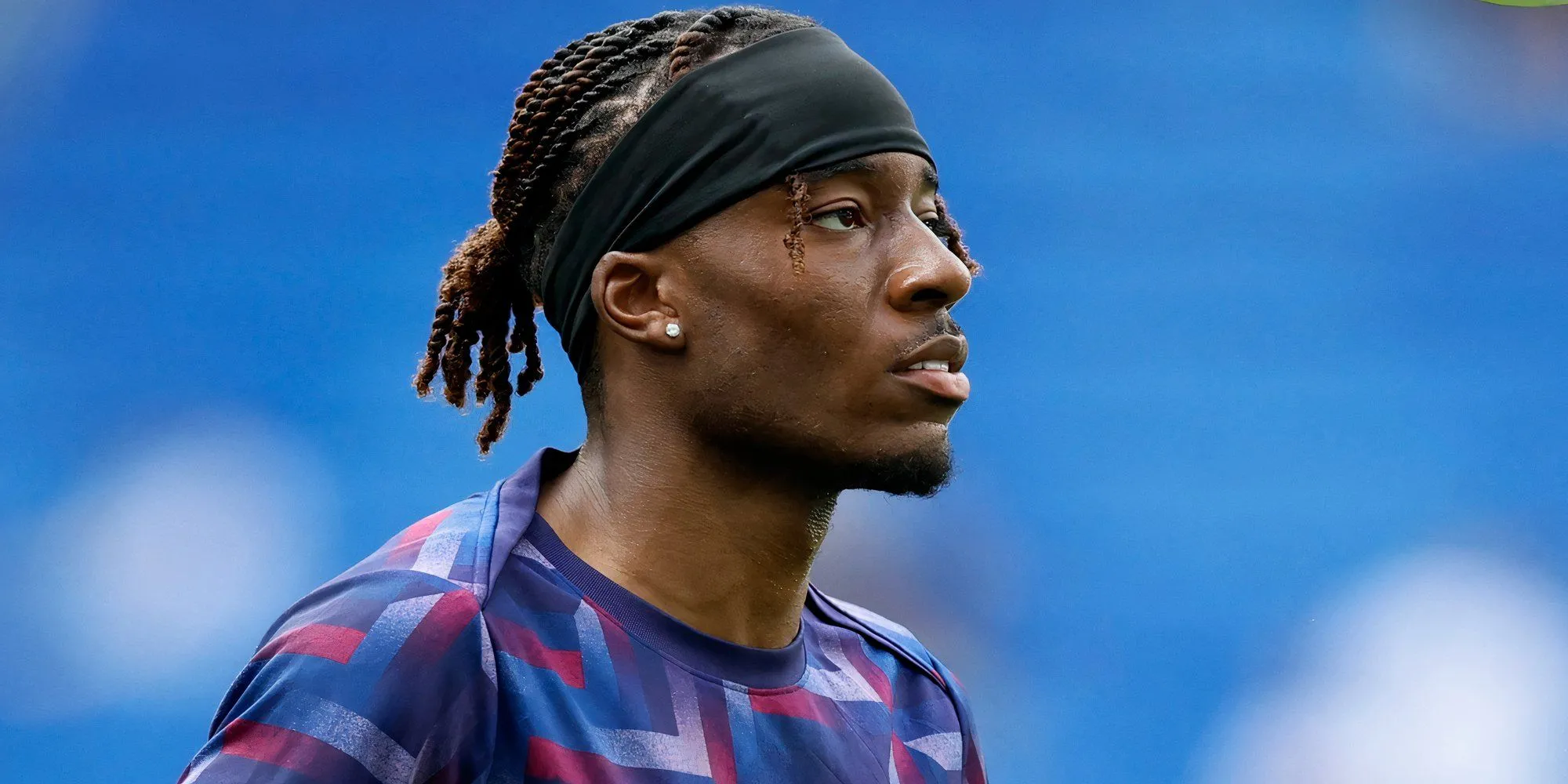 Noni Madueke trong màu áo Chelsea chuyển sang Arsenal