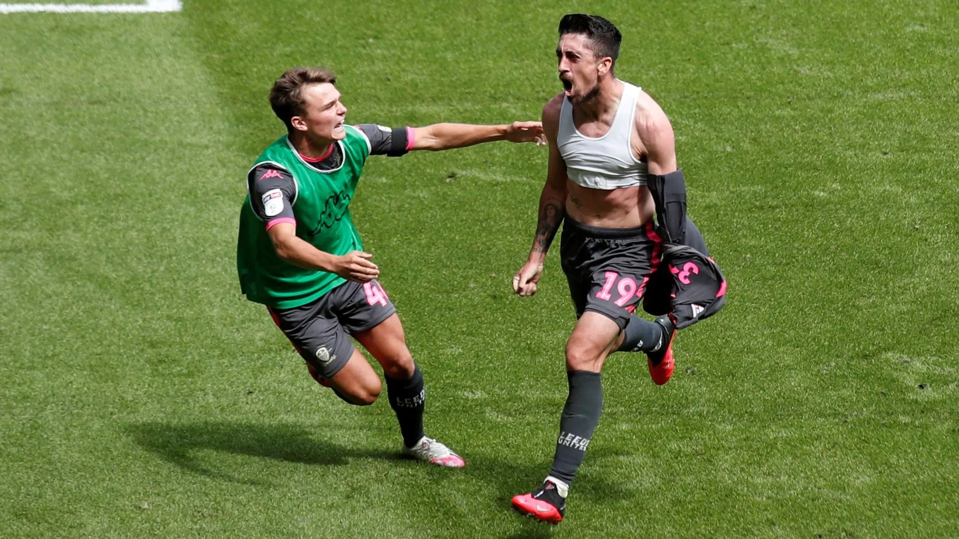 Pablo Hernandez trong khoảnh khắc tỏa sáng cùng Leeds United