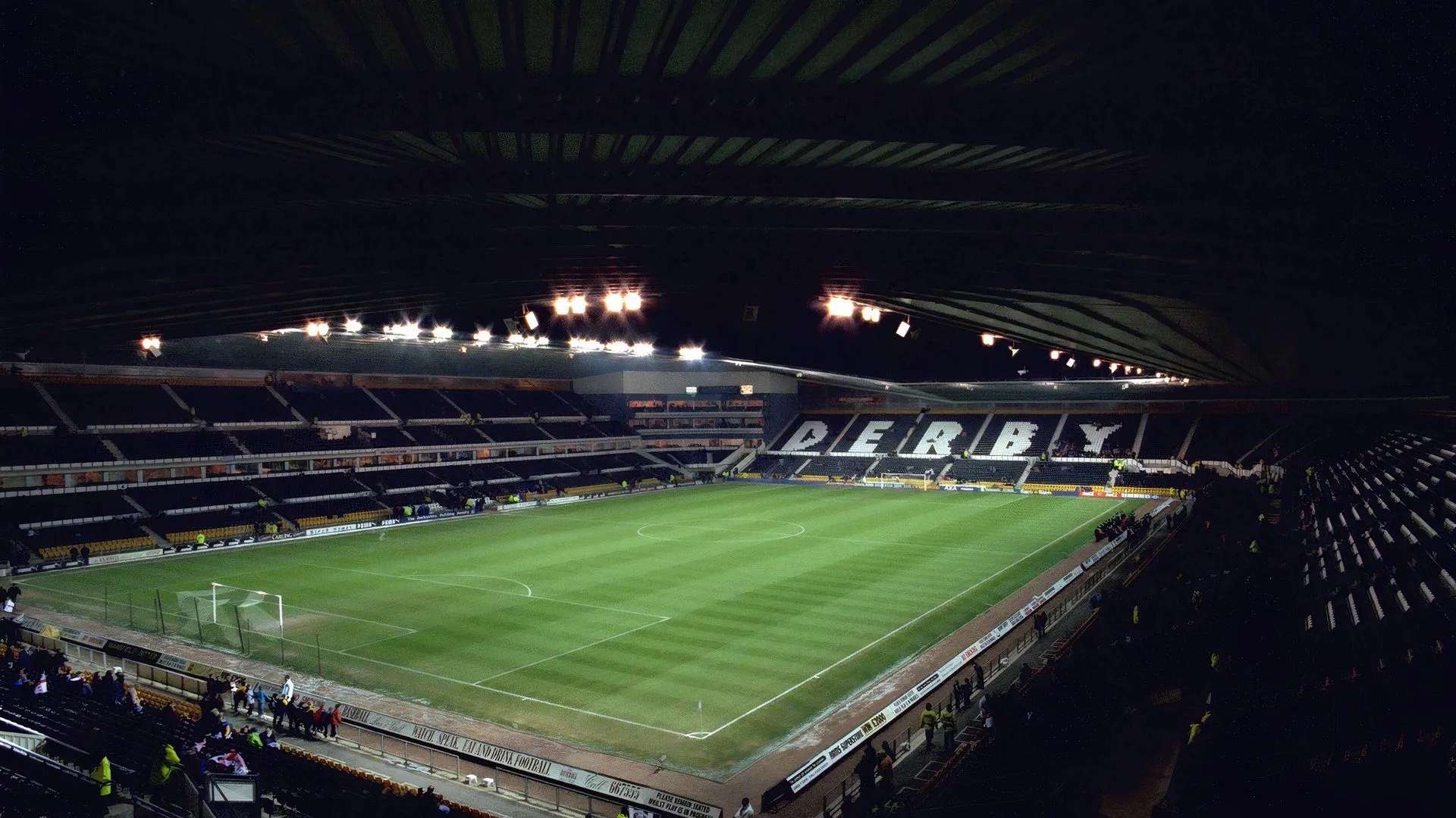 Pride Park Stadium, sân nhà căng thẳng của Derby County