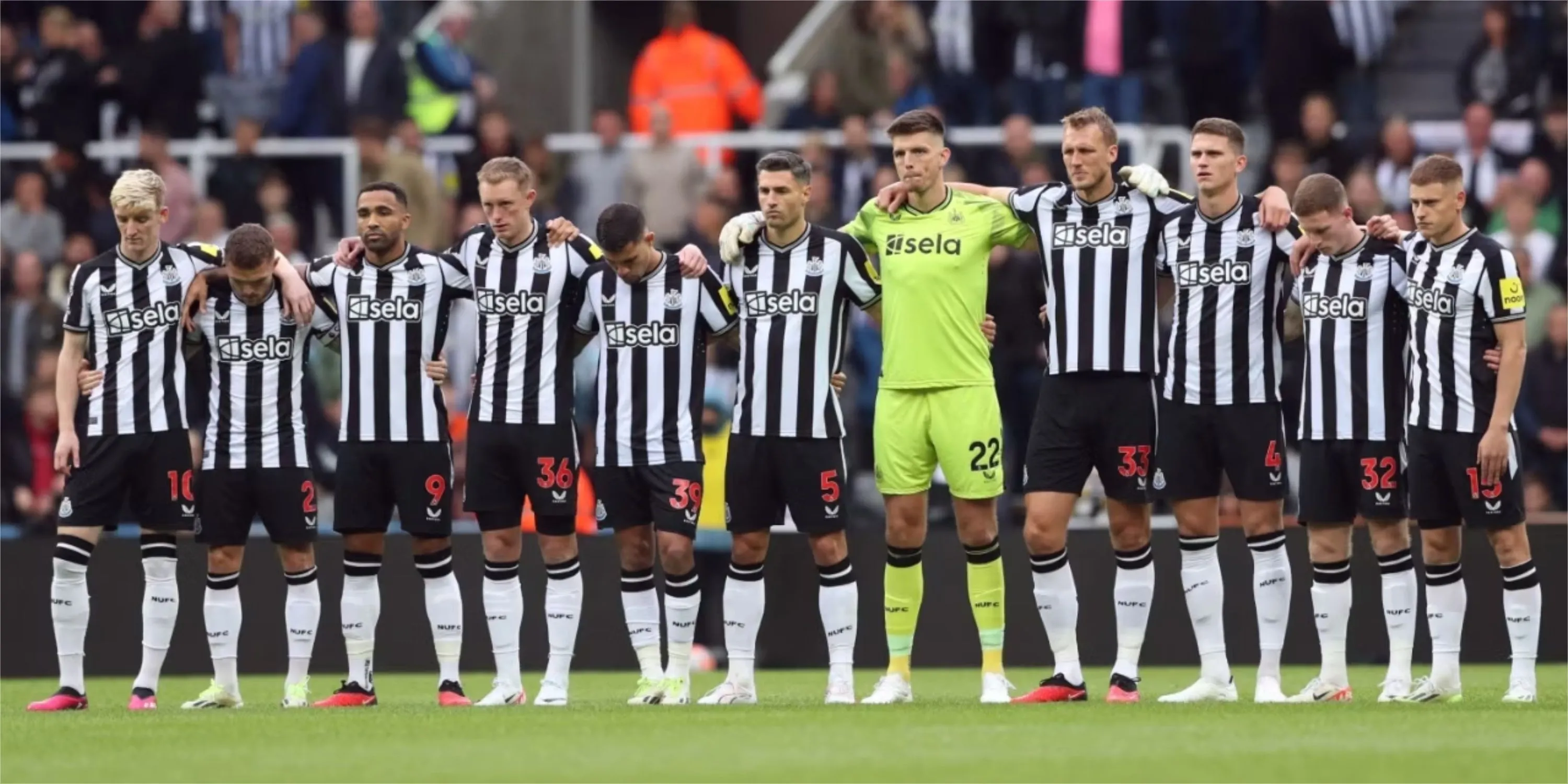 Sân vận động St James' Park của Newcastle United với hàng nghìn cổ động viên