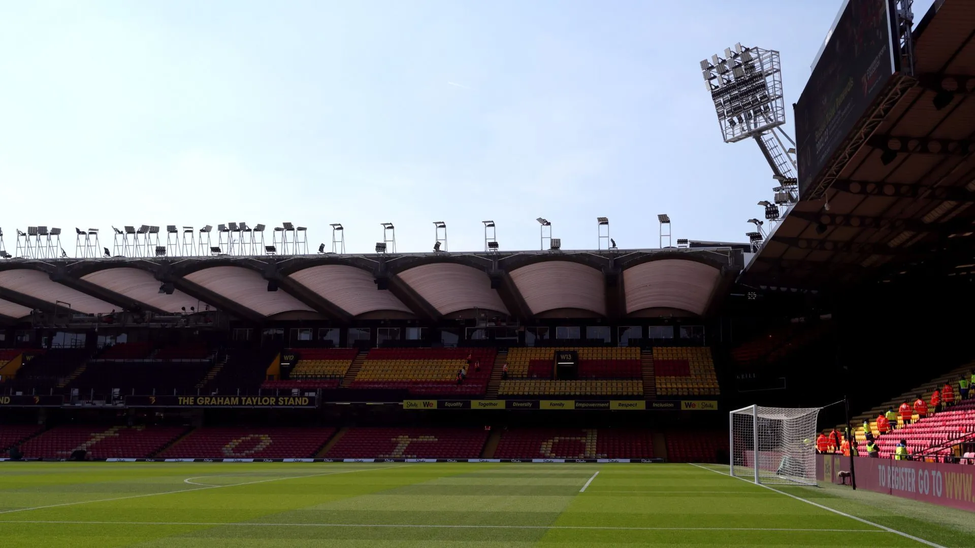 Sân vận động Vicarage Road của Watford - Sân nhà nơi Othmane Maamma sẽ tỏa sáng