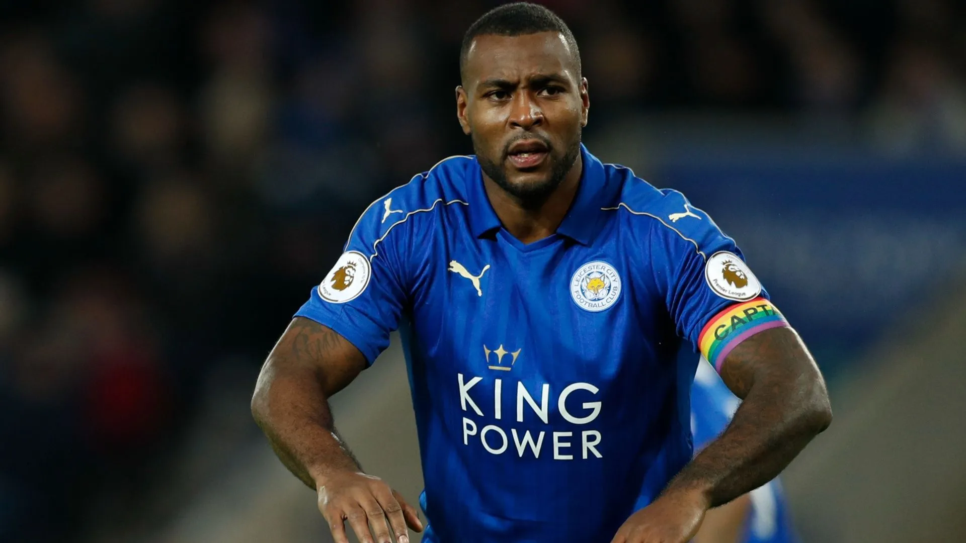 Wes Morgan - đội trưởng huyền thoại của Leicester City ăn mừng