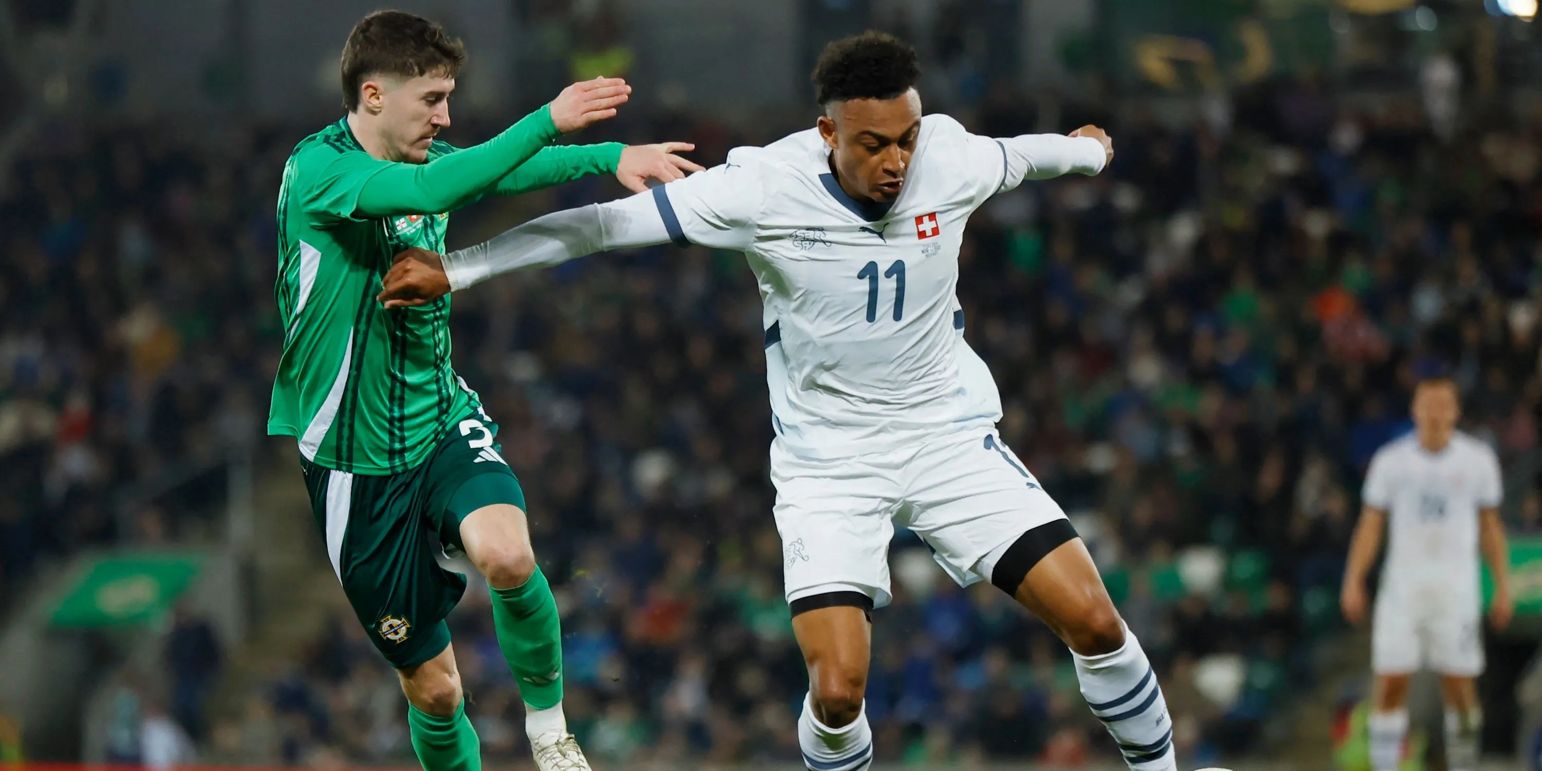 Dan Ndoye, tân binh tốc độ của Nottingham Forest, trên sân cỏ