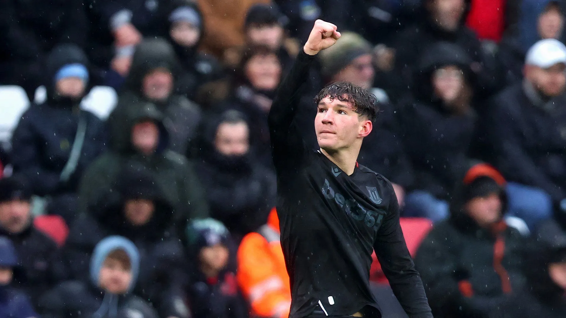 Lewis Koumas, tài năng trẻ Lewis Koumas là mục tiêu chuyển nhượng của nhiều CLB Championship