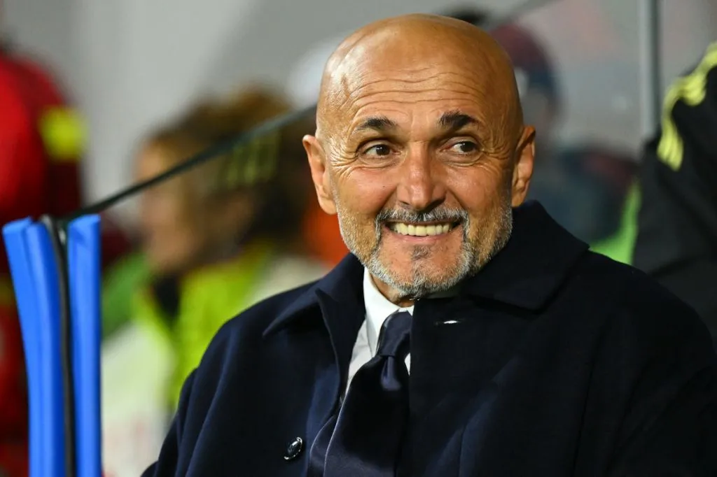 Huấn luyện viên Luciano Spalletti cười tươi trước trận đấu giữa US Cremonese và Juventus FC tại sân vận động Stadio Giovanni Zini