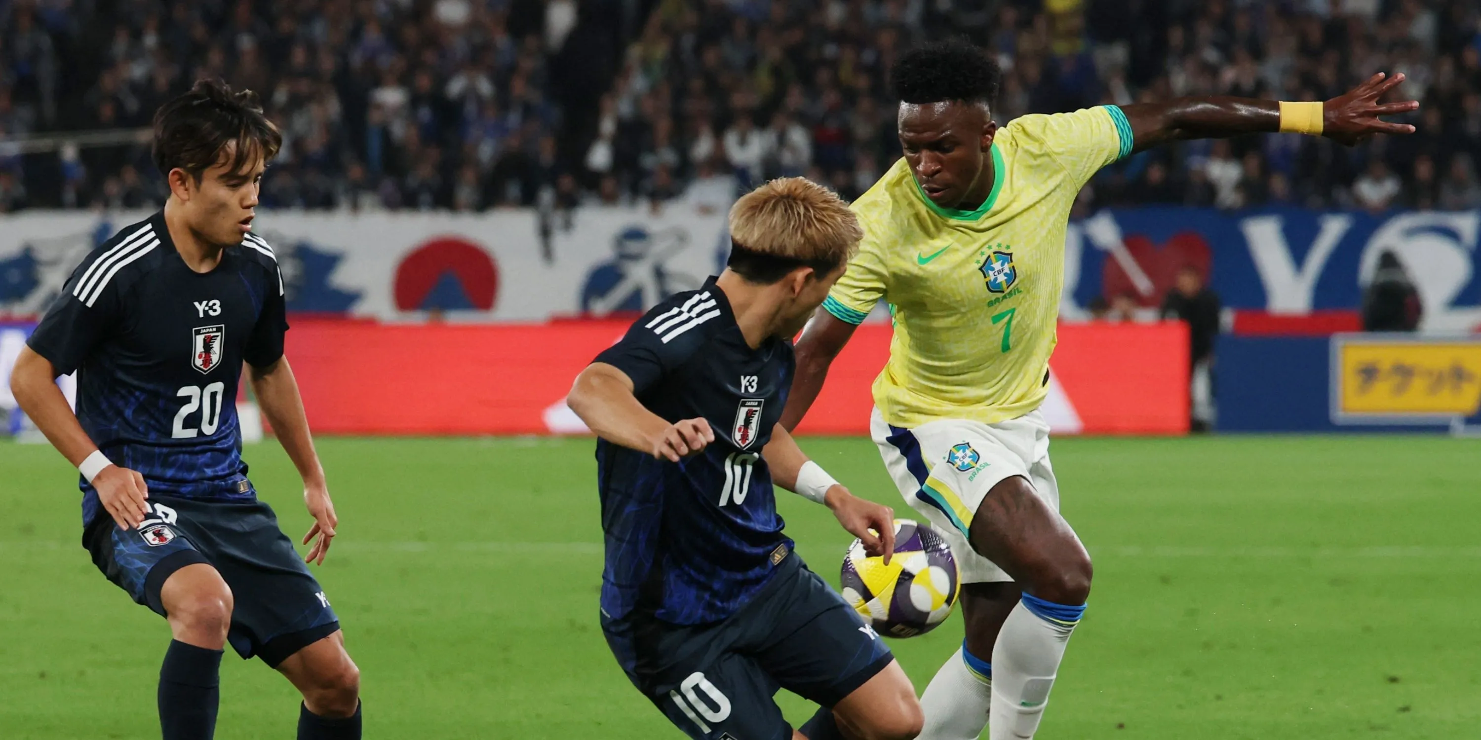 Vinicius Junior trong trang phục Real Madrid, một ngôi sao sáng trên sân cỏ châu Âu